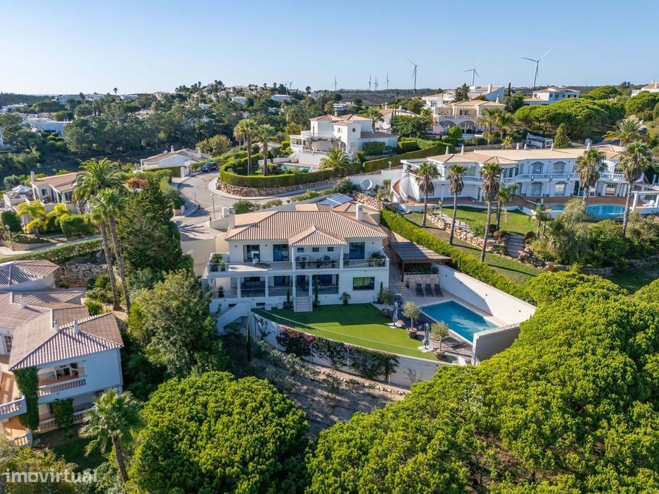 Villa de luxo de 5 quartos de golfe na linha de frente