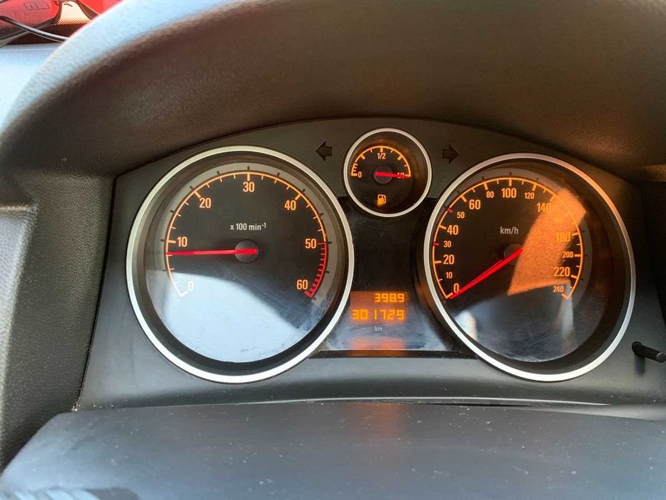 Продам власний автомобіль Опель Астра Н