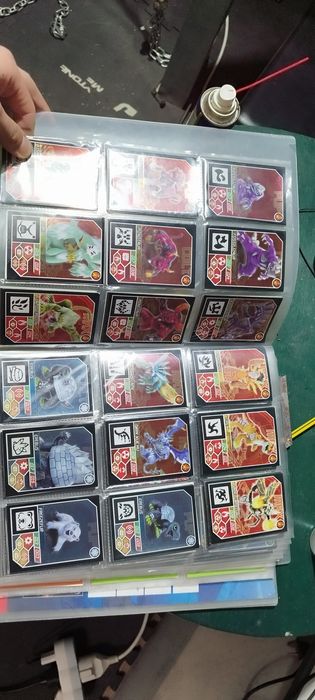 Cromos Invizimals evolution
