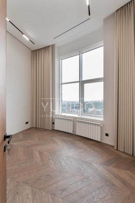 Продаж пентхаусу з терасою 181.3 м.кв. Печерськ.