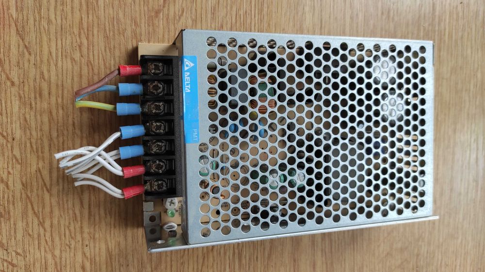 Импульсный блок питания LED Driver PMT-12V100W1AA Delta Electronics