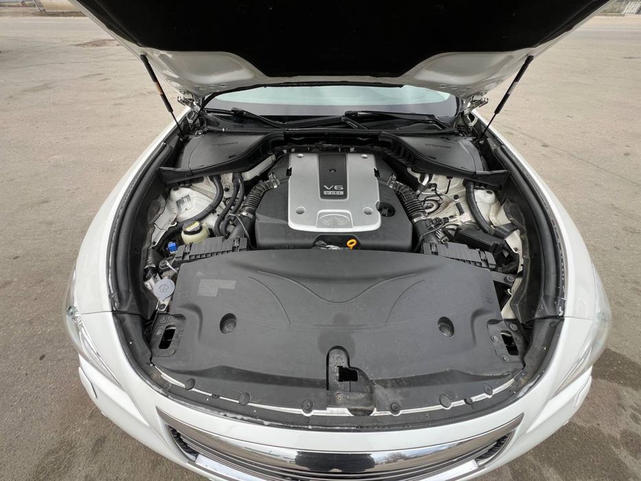 Infiniti M37 2010