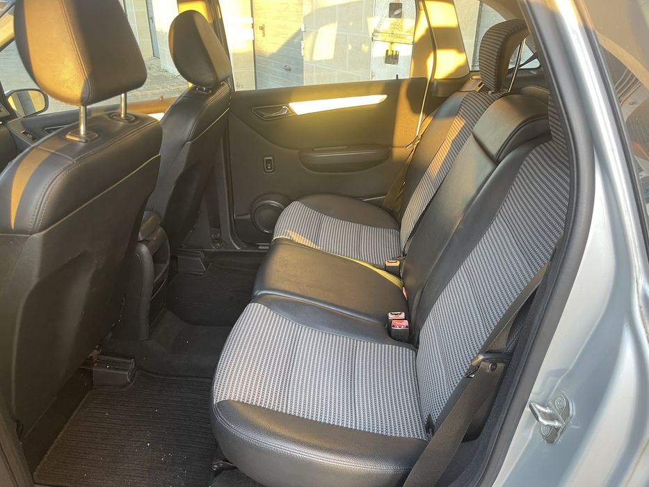 Mercedes   B 150