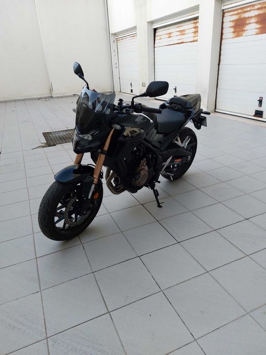 Cb500f 2023 com 18200km como nova