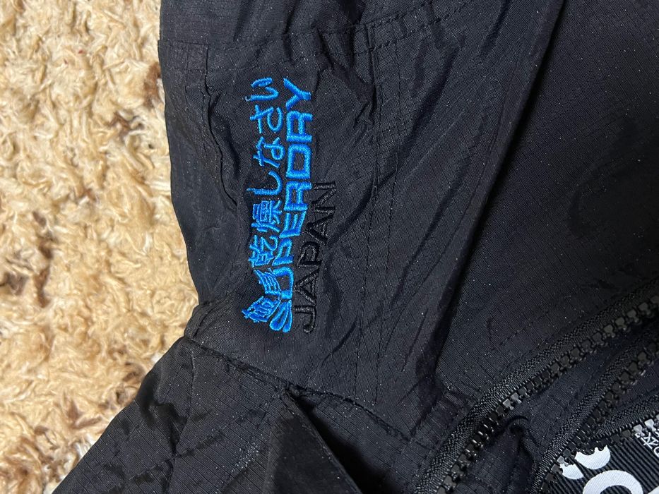 Куртка хлопчача від бренду Superdry