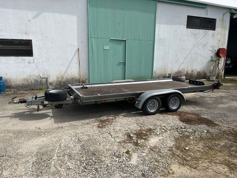 Atrelado porta carros