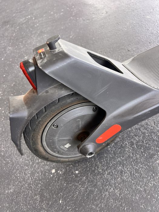 Trotinete Xiaomi Electric Scooter 4 Lite (2.ª Geração) — como nova, ~100 km