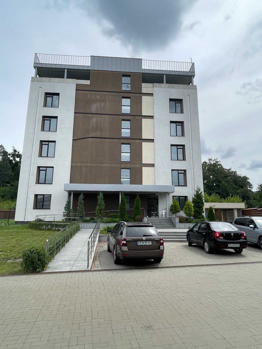 Продам Приміщення 1200 м.кв. + Офіс 200 м.кв. під Офіс/Клініка/IT