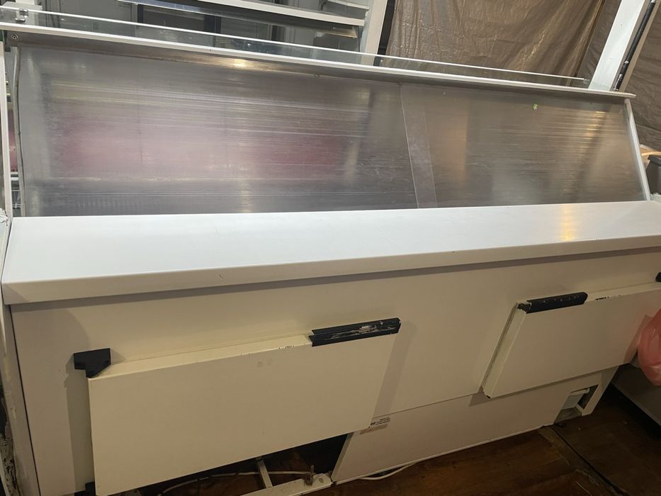 Продам холодильні вітрини