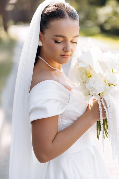 Весільна  сукня атласна