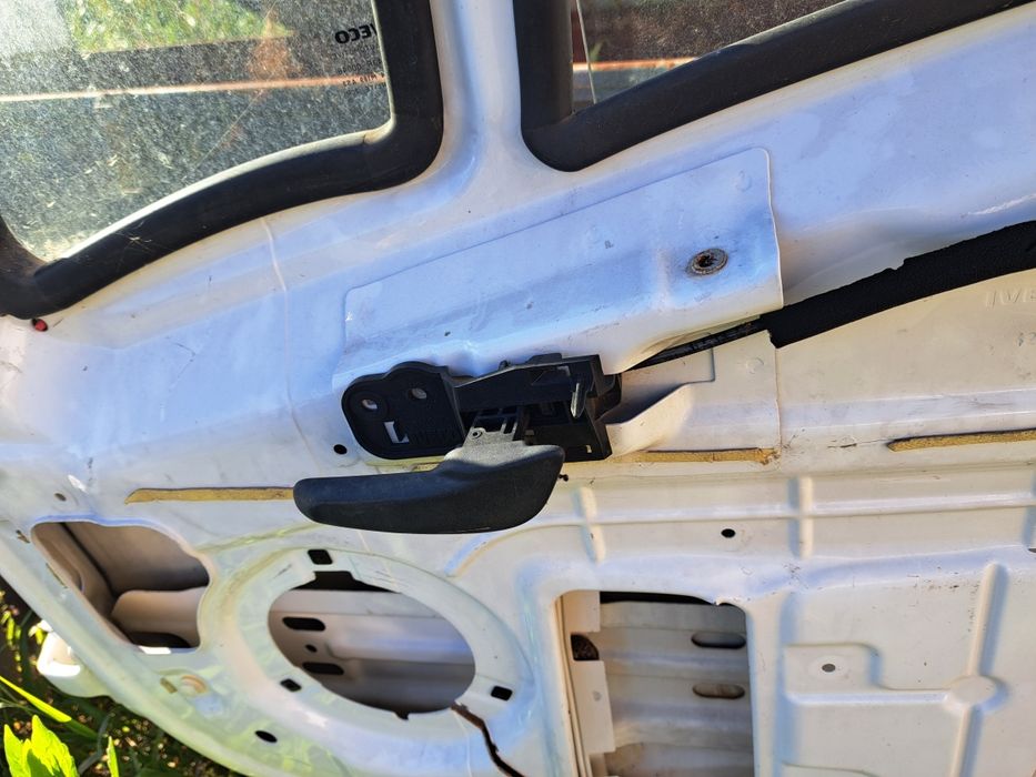 Vidro e fechadura porta direita iveco daily 2.3 2018