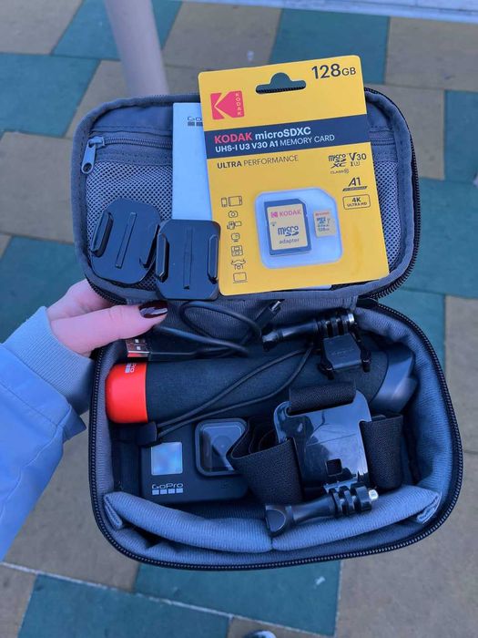 Екшн-камера GoPro Hero 8 з картою пам'яті