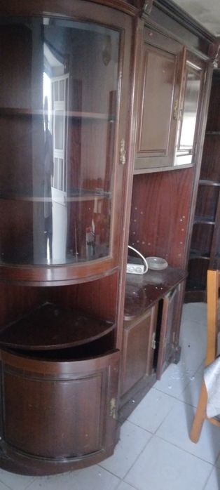 Móvel bar canto com dois bancos