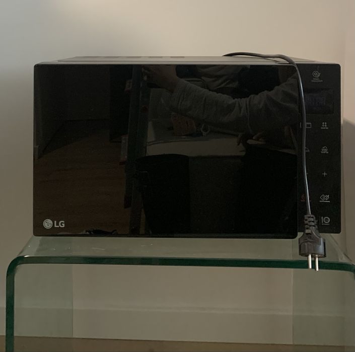 Micro-ondas LG NeoChef MH6535GDS (25 L - Com Grill - Preto)