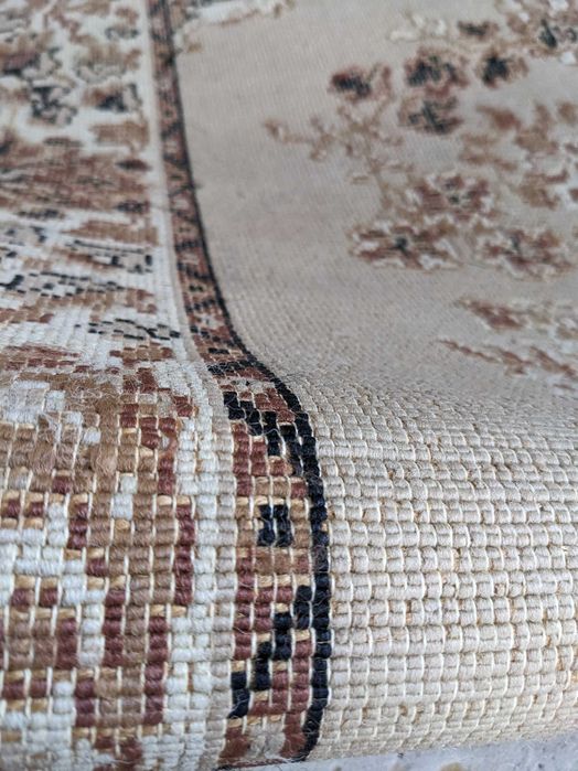 Продам ковер хорошее состоянее