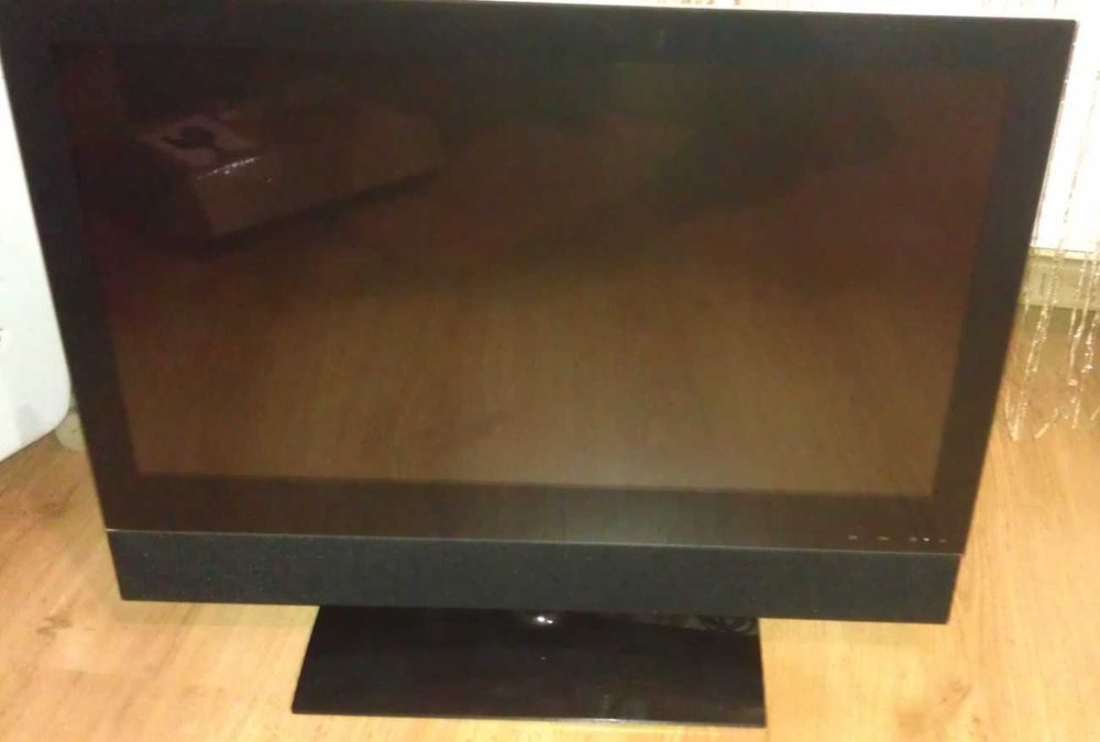 Телевізор монітор Tevion LCD 2411 Full HD 24 дюйми Німеччина