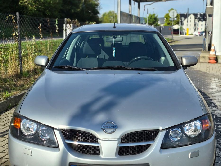Nissan Almera