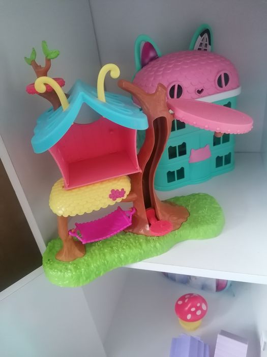 Drewniany domek dla lalek Barbie+ szafka drewniana + akcesoria
