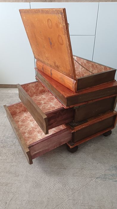 Włoski stolik boczny Vintage