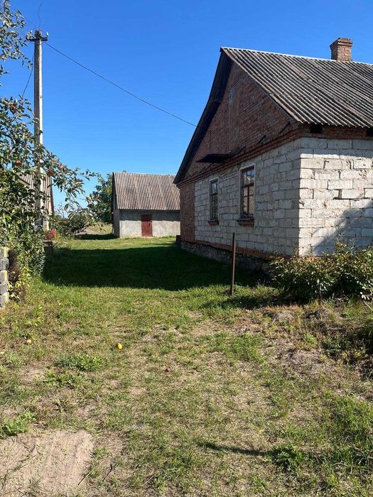 Продам будинок в Острозькому районі