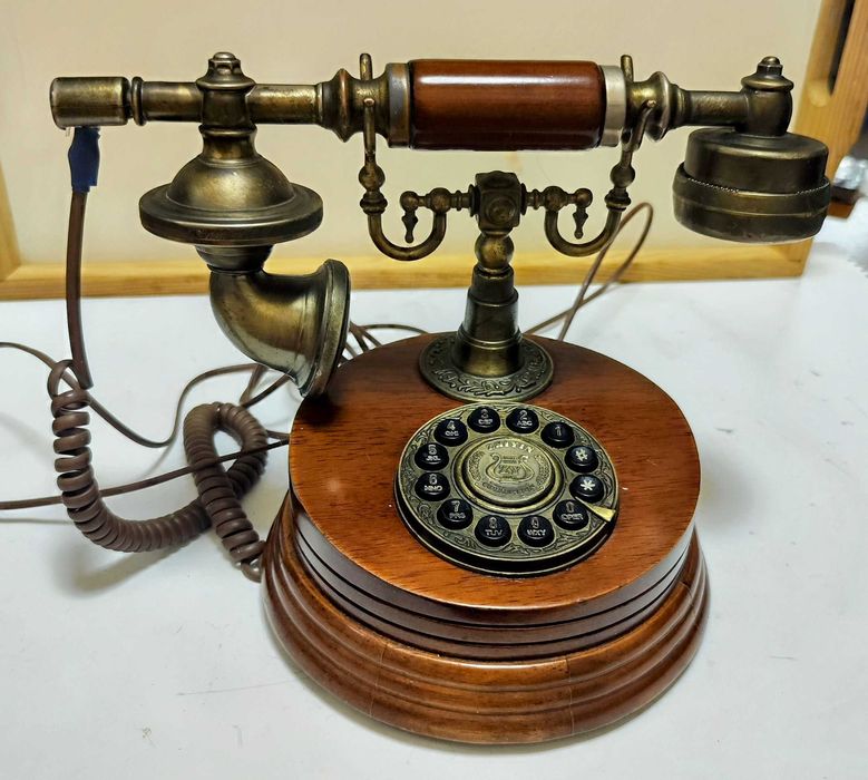 Телефон настольный ретро металл и дерево