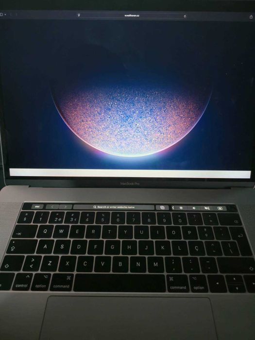 Macbook Pro 2017, CPU i7, RAM 16gb, SSD 256gb