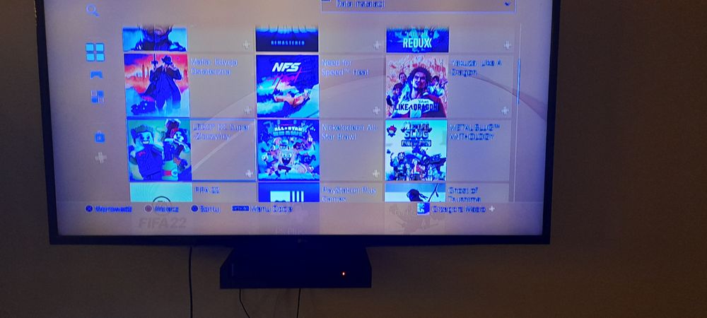 Ps 4 slim 2.5TB dysk,dwa pady,pudełko,kable+biblioteka gier