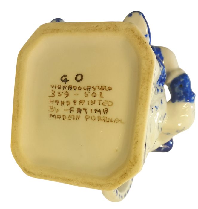 Jarro em bom estado.