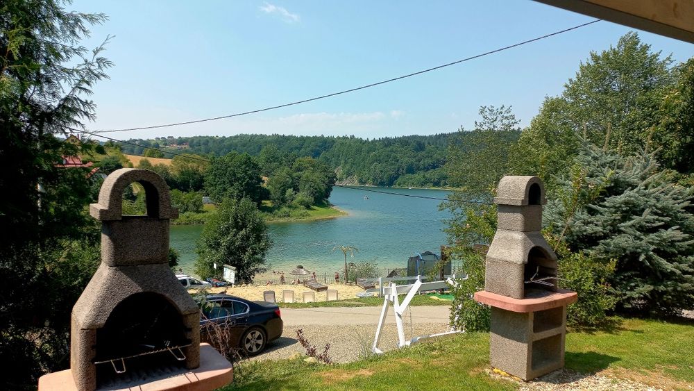Domek blisko jeziora  Bieszczady Solina  Zawóz