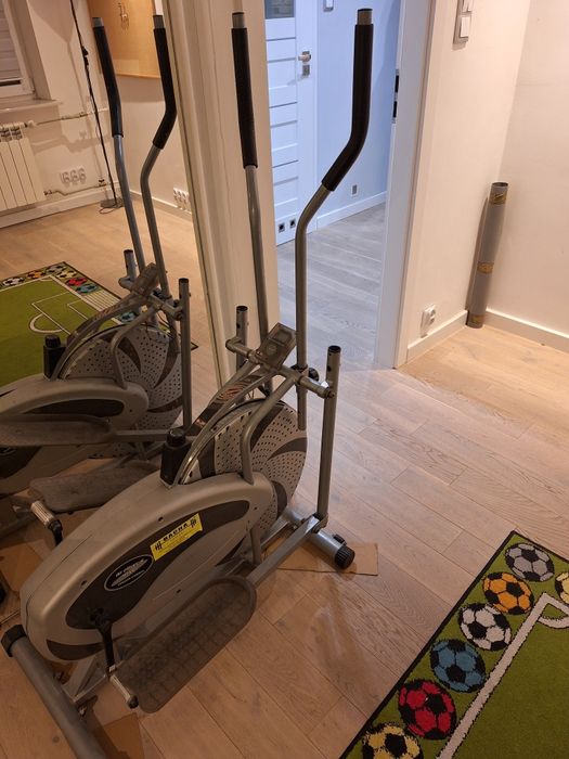 Orbitrek air eliptical strider