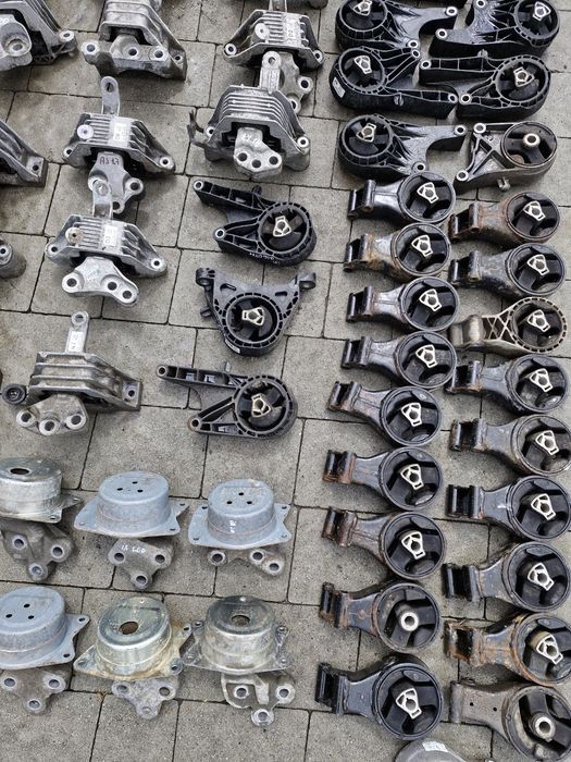 Подушка опора двигуна Opel Astra G H J Vectra B C Signum Zafira A B C Tourer  Insignia A B
