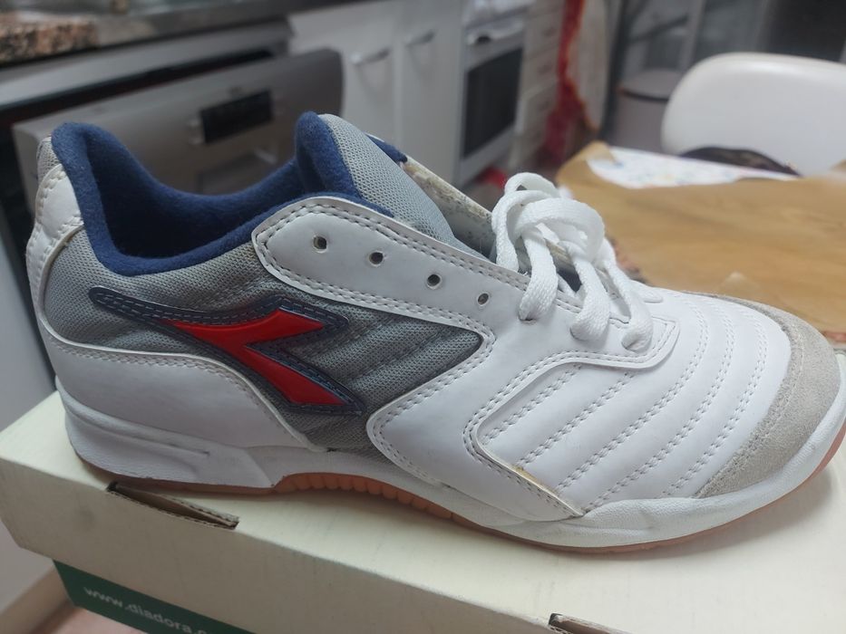 Ténis Diadora brancos n.39, apenas 15€ agora