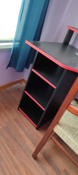 Secretárias para quarto de estudantes