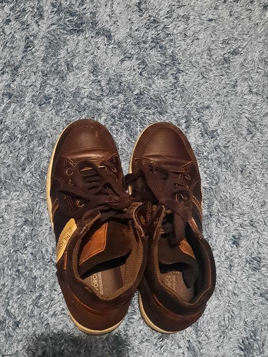 Botas castanhas 34
