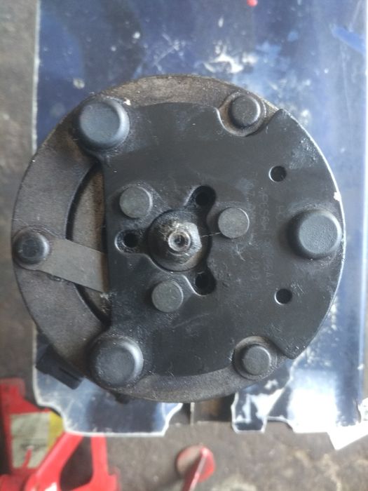 Продам компрессор кондиционера Ford Fiesta,  fusion