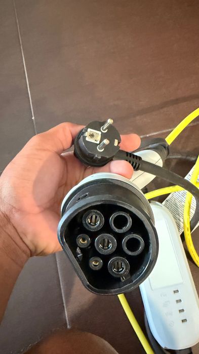 Cabo de carregamento para automóvel elétrico.