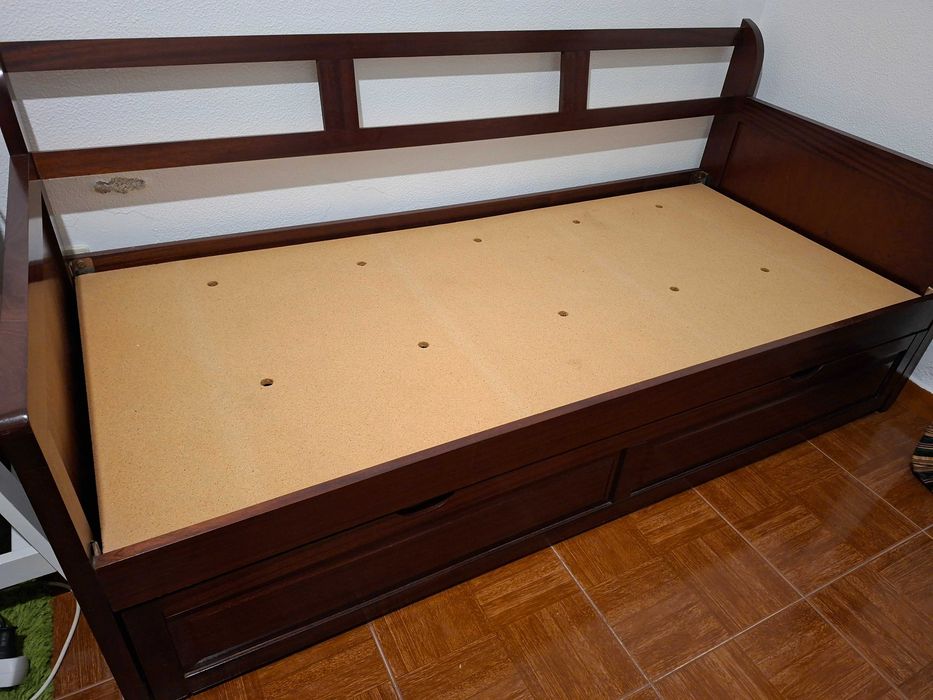 Cama dupla com gaveta