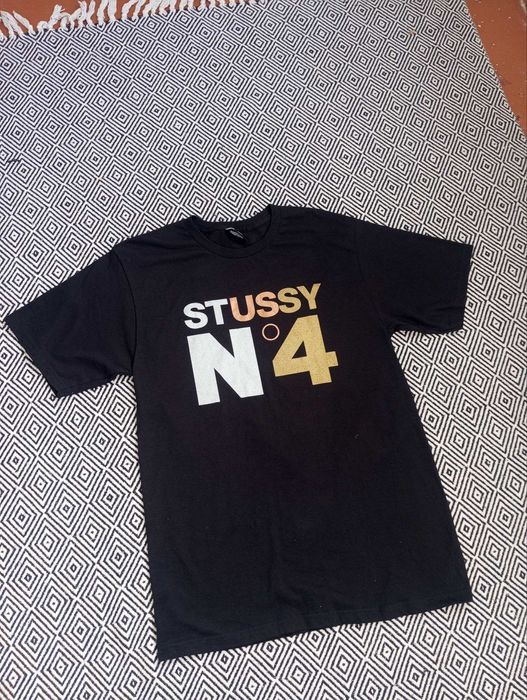 Футболка Stussy.