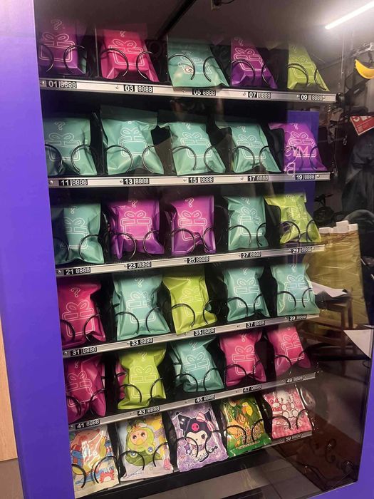 Automat vendingowy Mystery Box | Gotowy Biznes | Nowy | Zatowarowany