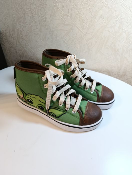 Кроссовки Heelys Star Wars Mandalorian Grogu Baby Yoda Wheeled Sneaker