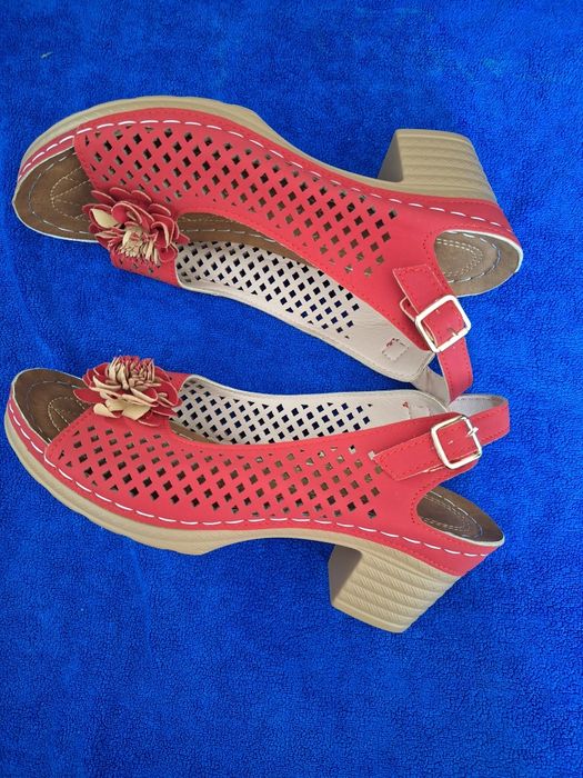 Damskie sandały 43,wkładka 26,7cm