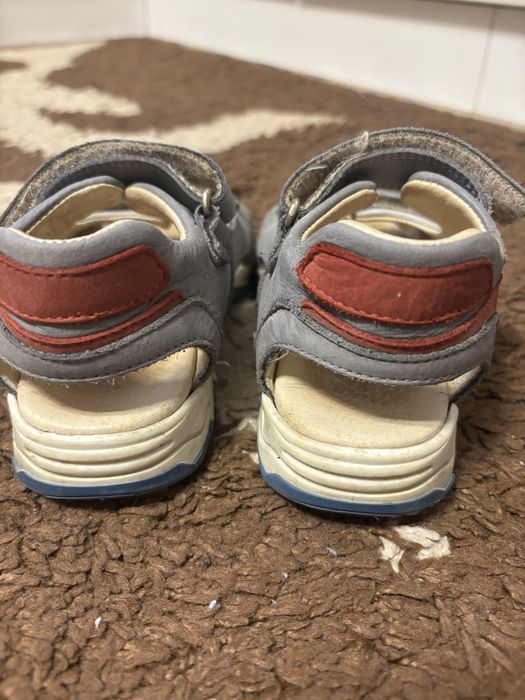 Шкіряні босоножки