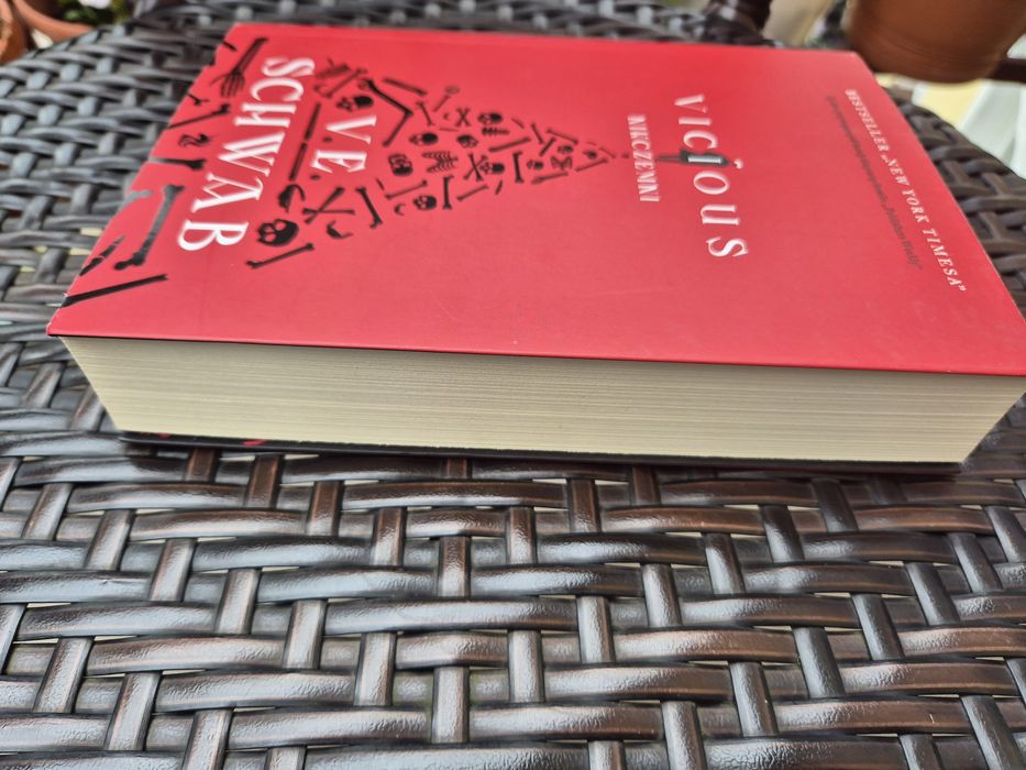 Nowa książka "Nikczemni" V.E.Schwab
