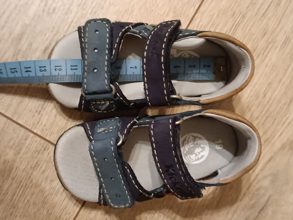 Sandały kickers r.19 niebieskie chlopiec