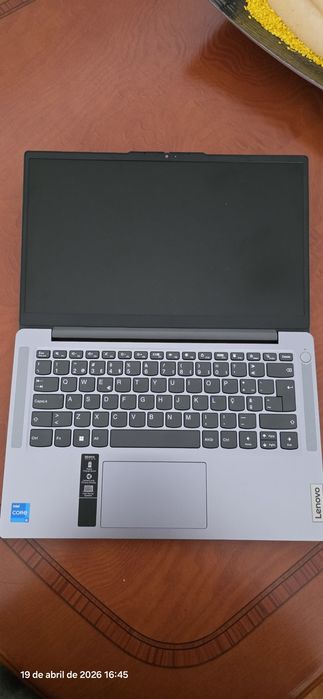Lenovo ideapad sim 3i 14"