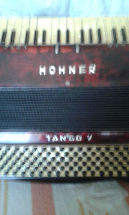 HOHNER Tango V pieknie brzmiacy akordeon z Musette 120 B 4/5 chory  futeral