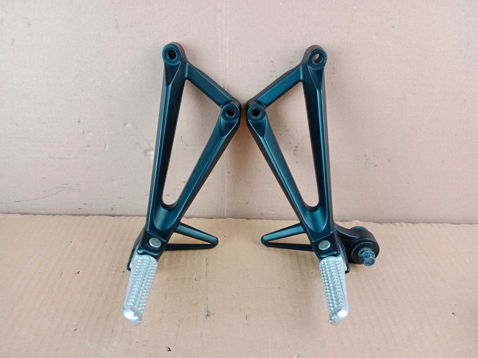 Yamaha YZF R3 Sety Pasażera Set Prawy Lewy Podnóżki Podnóżek Tył 19-24