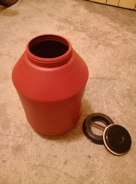 Beczki na kiszonki,wino,zacier itd.