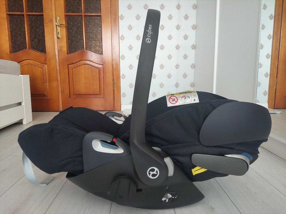 Автокрісло Cybex Cloud Z i-Size Plus, 0–13 кг, у гарному стані
