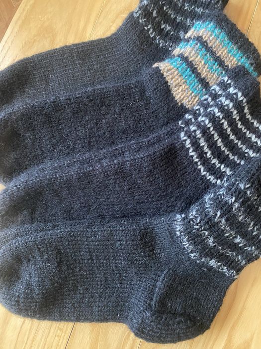 Шкарпетки в‘язані ручної роботи.